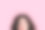 好奇的年轻女子向上看图片下载