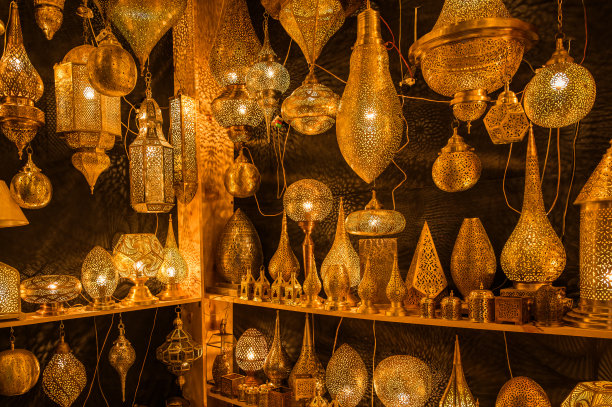 商店里美丽的灯具-摩洛哥马拉喀什图片下载