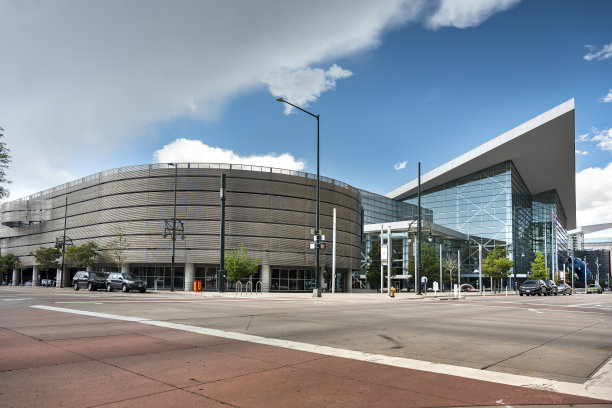 美国丹佛市中心的科罗拉多会议中心图片下载