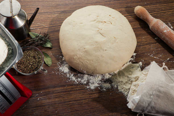 披萨面团和配料图片下载