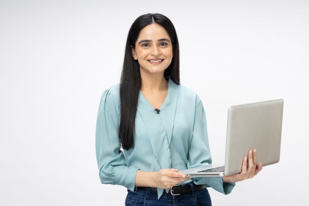 有吸引力的漂亮的商务女士的照片在正装孤立的白色背景股票照片图片下载