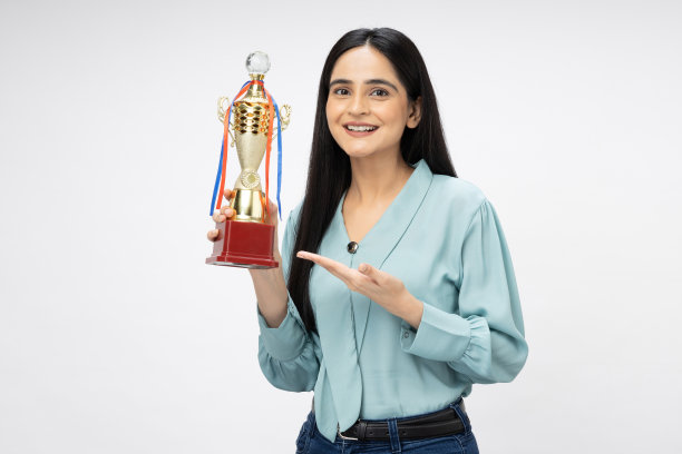 有吸引力的漂亮的商务女士的照片在正装孤立的白色背景股票照片图片下载