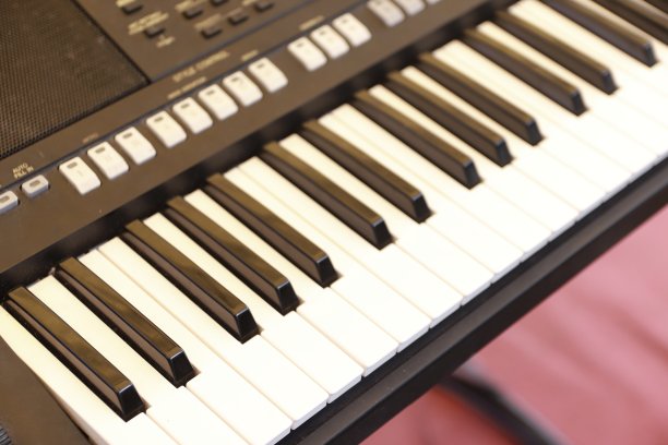 钢琴键盘图片下载