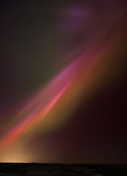 北极光划过天空图片下载