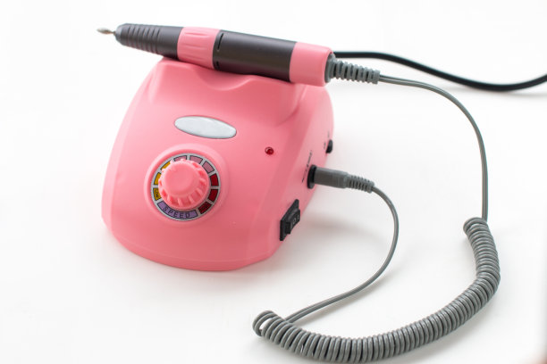 修指甲的机器。指甲护理及除甲油图片下载