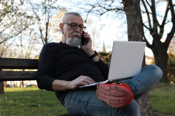 现代高级时髦商人图片下载