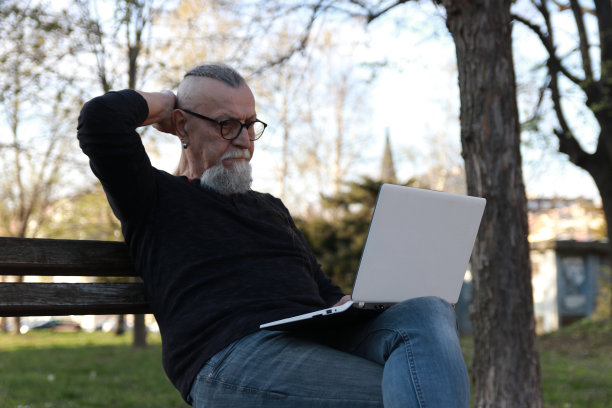 现代高级时髦商人图片下载