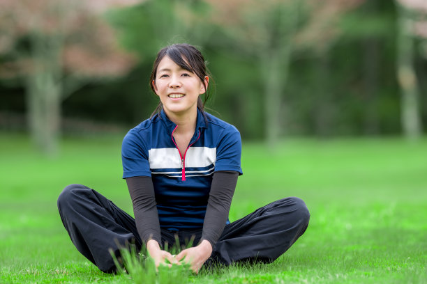 伸展运动女人图片下载