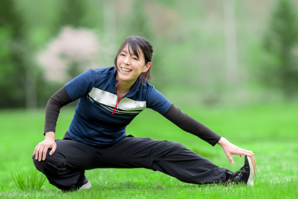伸展运动女人图片下载