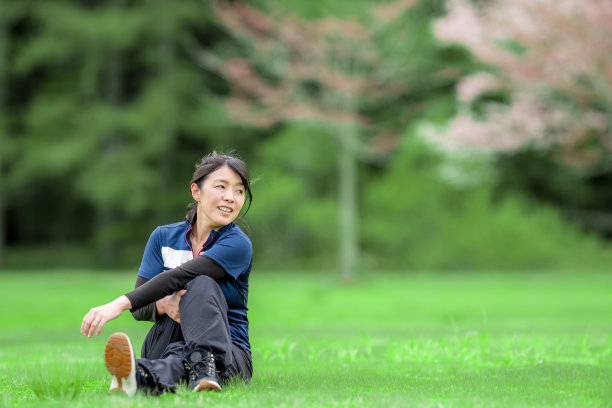 伸展运动女人图片下载