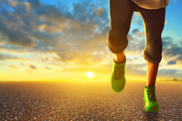 年轻人在街道上奔跑，城市公园早晨与阳光天空，3d插图图片下载