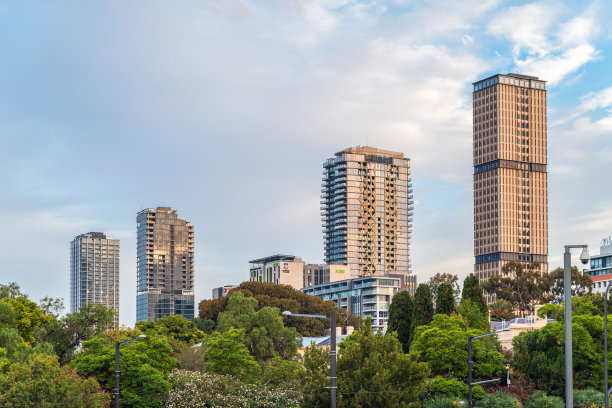 阿德莱德市的高层酒店和学生宿舍图片下载