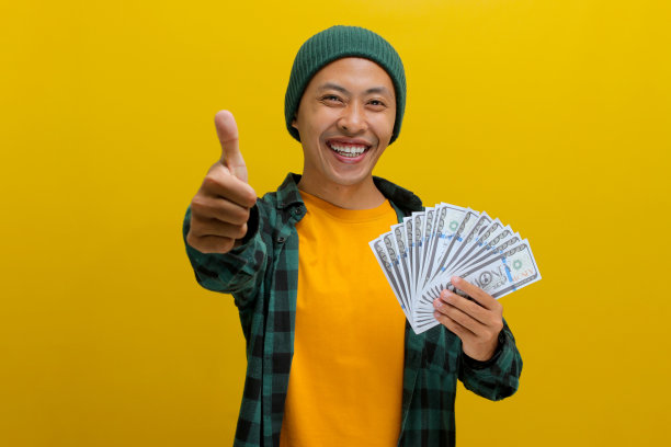 大拇指和现金浪潮:自由职业者得到报酬!图片下载