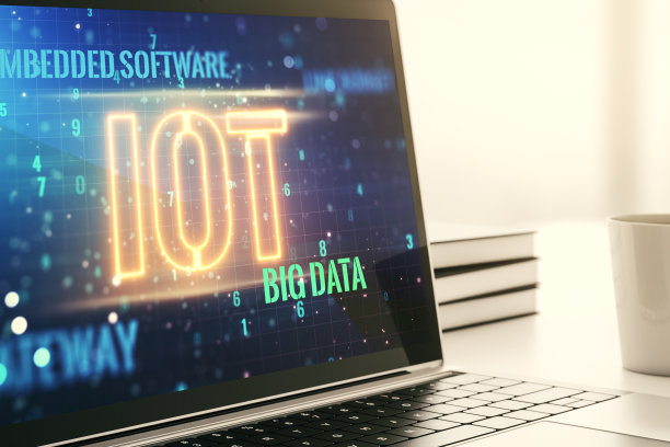 现代笔记本电脑屏幕上的创意物联网概念。三维渲染图片下载