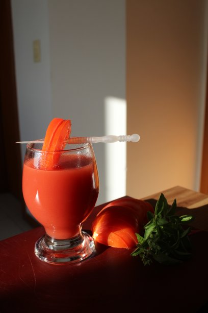 酒吧、餐厅和庆祝活动的红色鸡尾酒照片图片下载