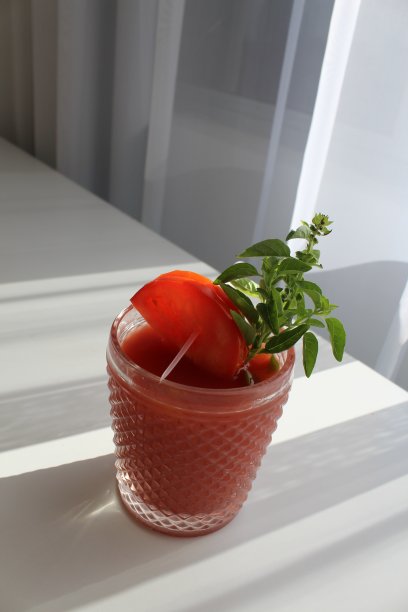 酒吧、餐厅和庆祝活动的红色鸡尾酒照片图片下载