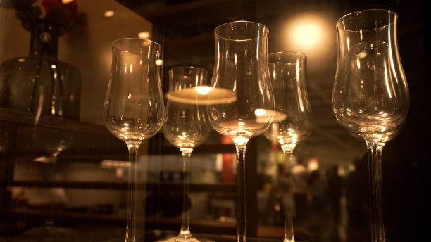 葡萄酒杯。图片下载