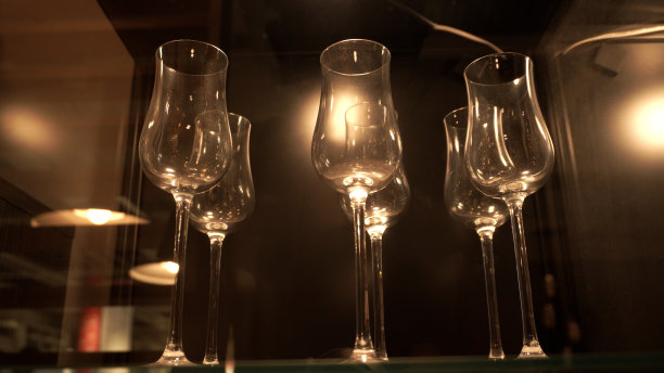 葡萄酒杯。图片下载