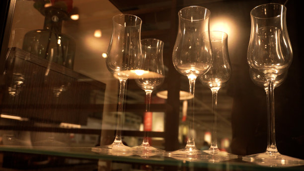 葡萄酒杯。图片下载