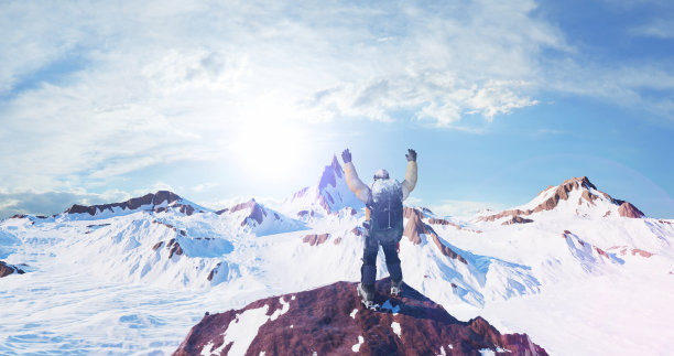 攀登新的高度:一个登山者在山上胜利的惊心动魄的记录图片下载