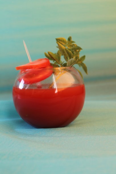 酒吧、餐厅和庆祝活动的红色鸡尾酒照片图片下载