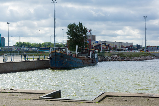 克莱佩达的货运港口图片下载