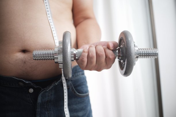 胖子开始通过举重锻炼图片下载