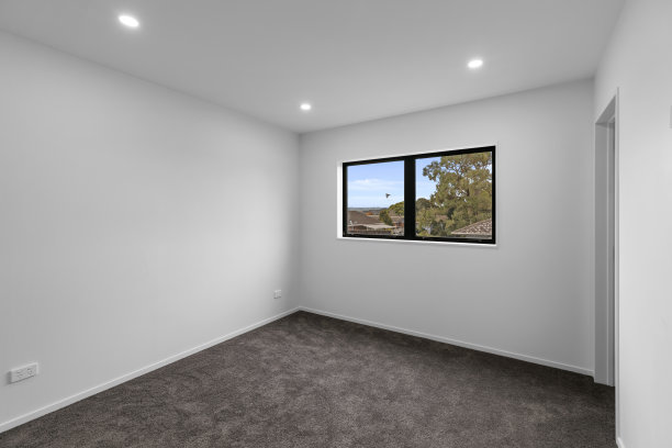 房子里的一个卧室图片下载