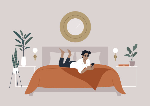一个人趴在橙棕色的床罩上，在一间装饰着植物和现代装饰的极简主义卧室里，舒舒服服地用智能手机发短信图片下载