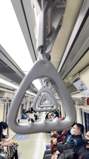 雅加达火车站内景。印尼公共交通。图片下载