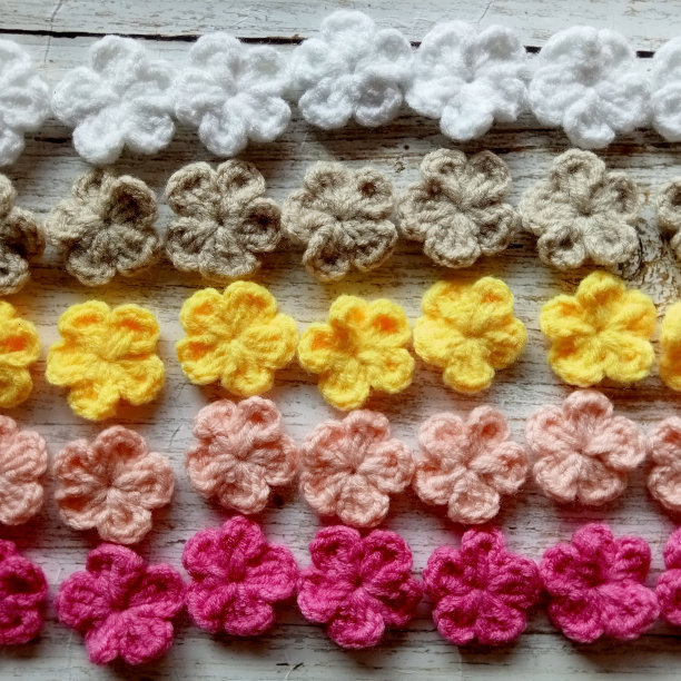 钩针花，五颜六色的花，小花插图，背景图片，装饰各种DIY物品纹理图片下载