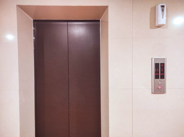酒店的访客电梯图片下载