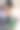 一个口渴的男孩喝着塑料瓶里的脏水图片下载