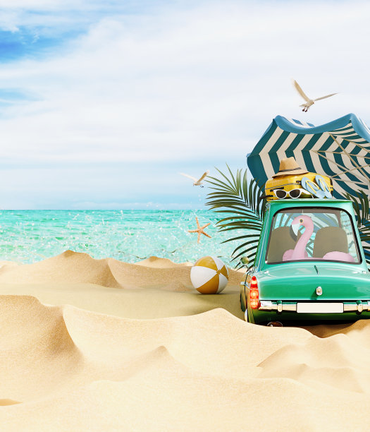暑假概念。有趣的绿色汽车与夏季配件在美丽的沙滩上。图片下载