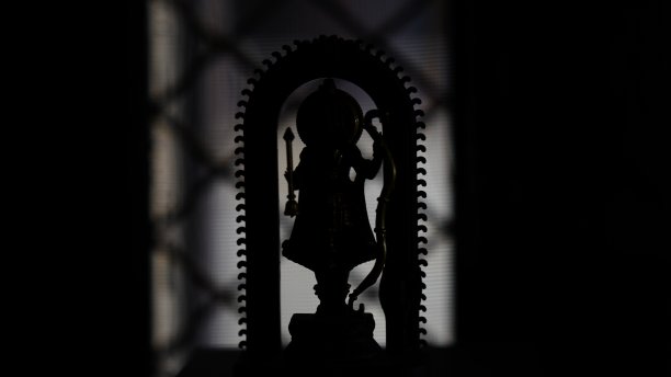 带有阴影效果的拉玛雕像剪影图片下载