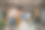 男性消费者收包购物，快捷的网购理念图片下载