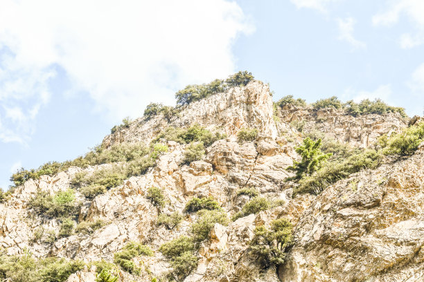 岩石和天空，照片作为背景图片下载