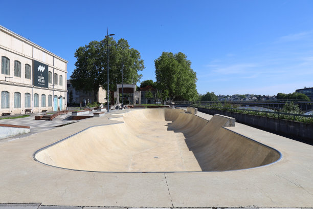 ch<e:1>特勒罗-滑板公园图片下载