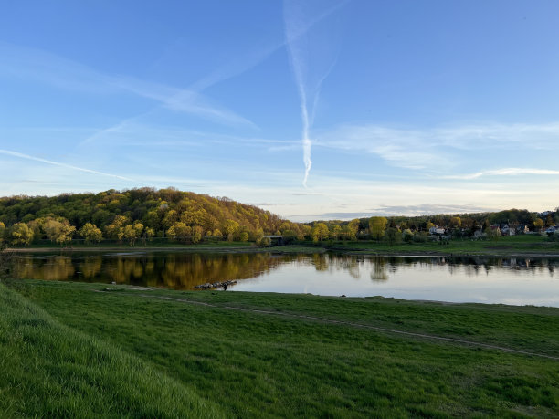 立陶宛考纳斯市和涅穆纳斯河全景图图片下载