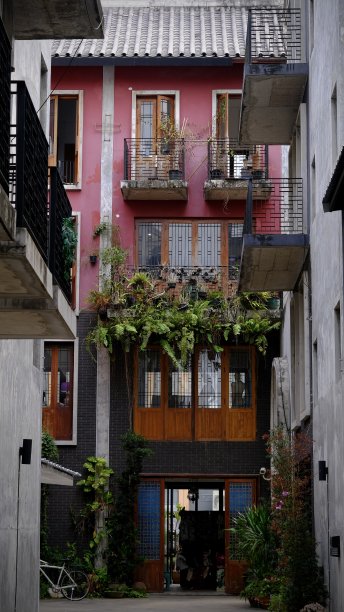 美丽的外观建筑在龙镇，在泰国流行的照片拍摄。图片下载