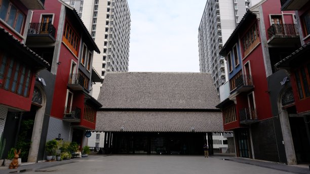 美丽的外观建筑在龙镇，在泰国流行的照片拍摄。图片下载