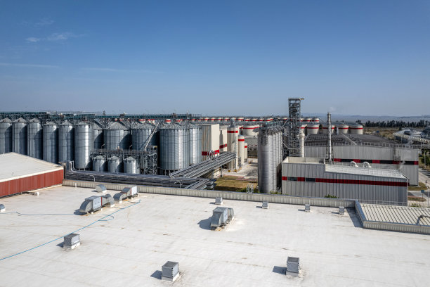 食品加工厂储罐鸟瞰图图片下载