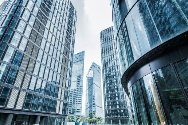 现代城市玻璃幕墙办公大楼图片下载