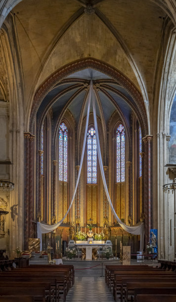 法国普罗旺斯艾克斯- 04 202023:圣索维尔大教堂教区内的景色图片下载