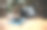 木桌上的写字板和咖啡杯图片下载