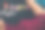 父亲节那天，一个男孩用水彩画了一件t恤，上面写着西班牙语。图片下载