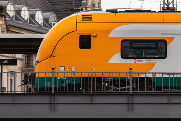 柏林Friedrichstraße bahnhof火车站附近的德国铁路ODEG列车照片。图片下载