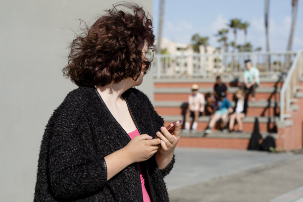 社会排斥，青少年网络欺凌女孩图片下载