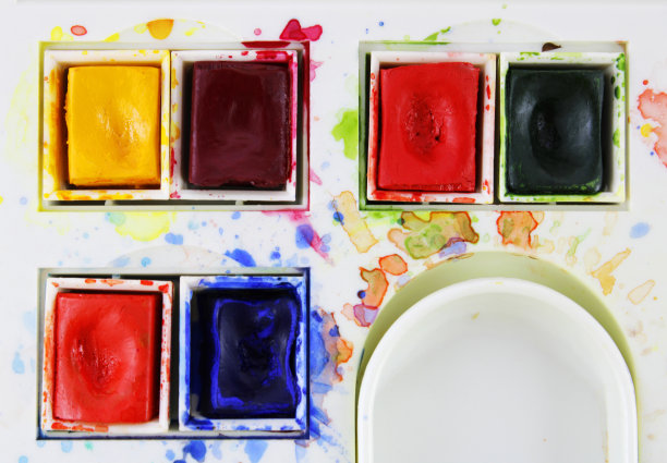 用不同颜色飞溅的水彩片图片下载