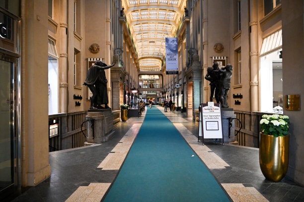 历史悠久的购物商场Mädler (Mädler Passage)位于莱比锡老城。图片下载